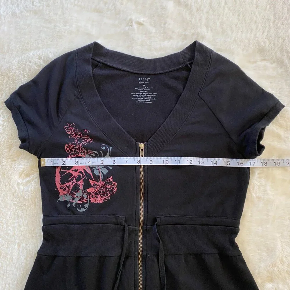 Women's Black Activewear Short-Sleeve Zip-Up Jacket, Bird Graphic Y2K style - Picture 6 of 10